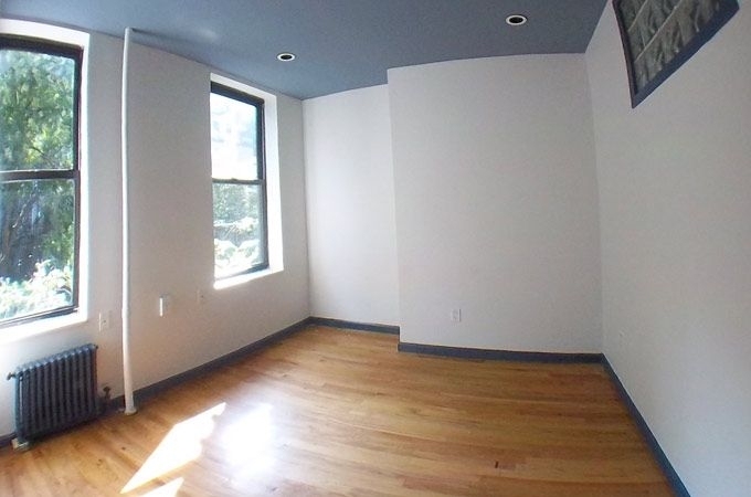 512 East 5th Street - Photo 1