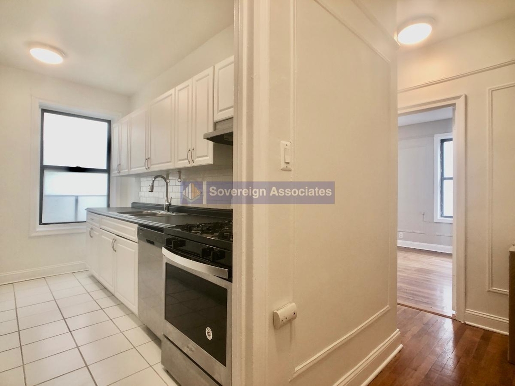 213 Bennett Avenue - Photo 3