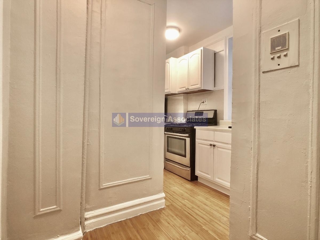 213 Bennett Avenue - Photo 3