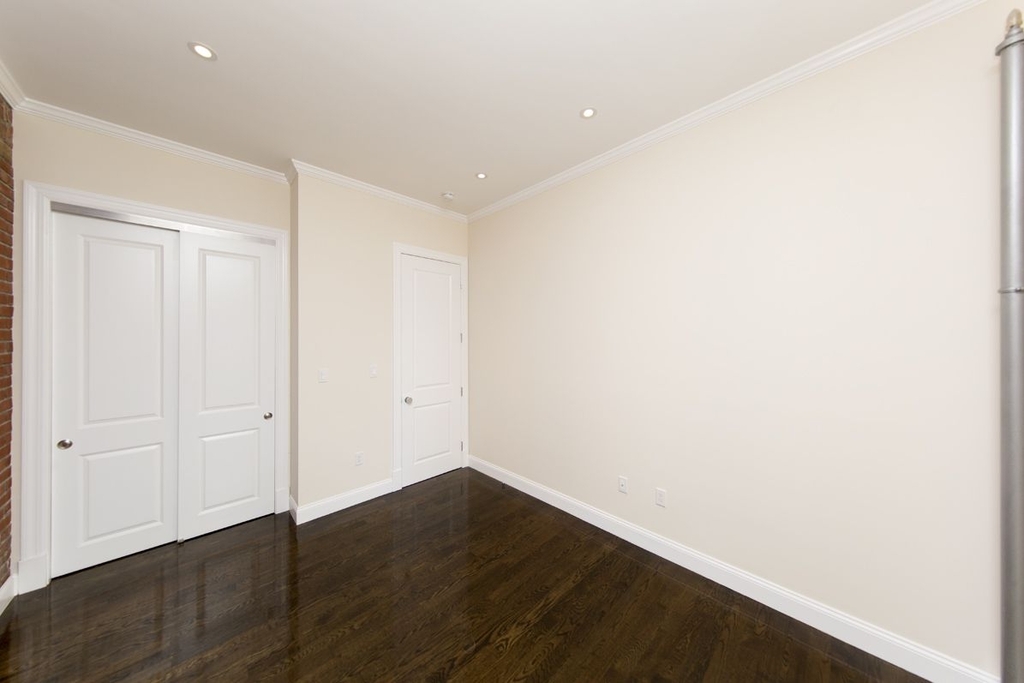 1378 Lexington Avenue - Photo 5