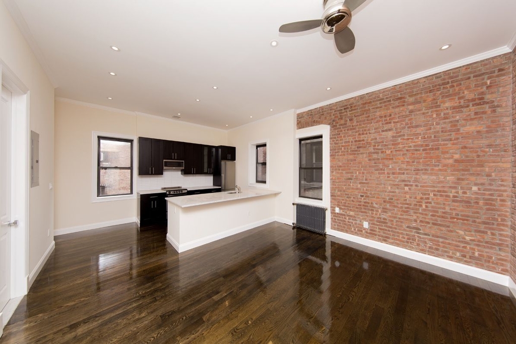 1378 Lexington Avenue - Photo 2