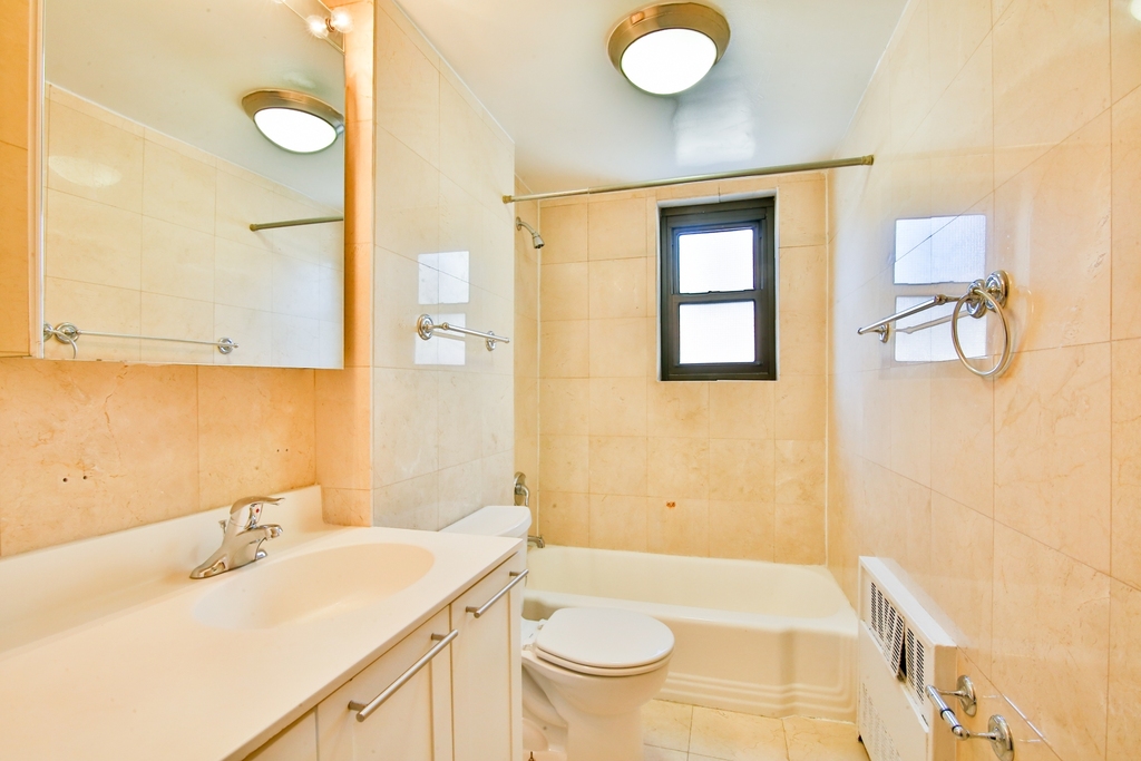 236 East 36th Street - Photo 3