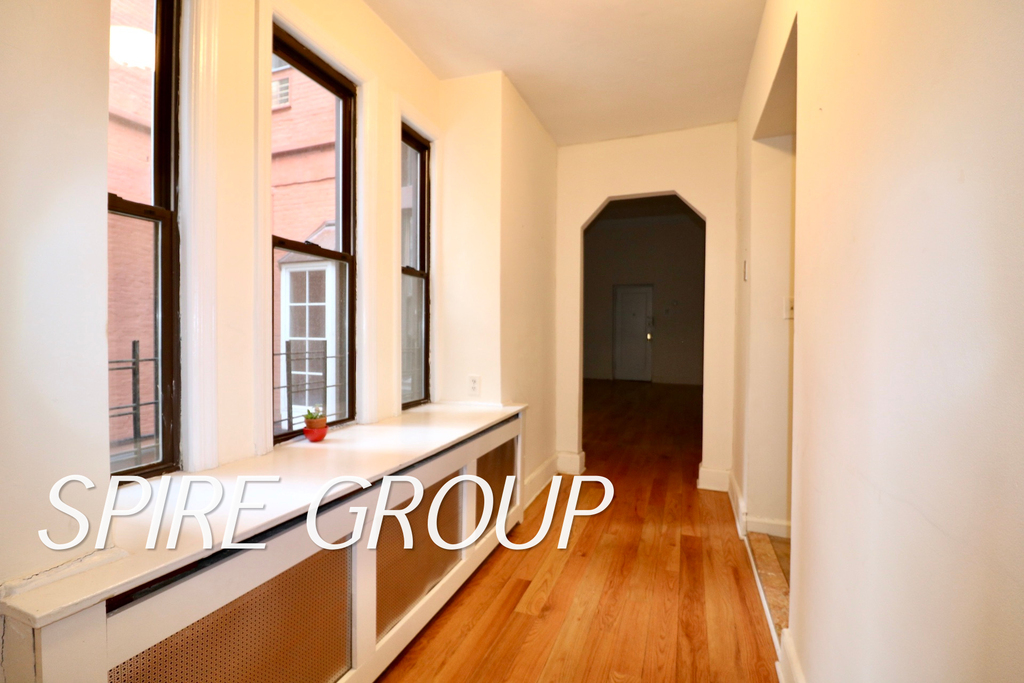 138 West 74th Street - Photo 5