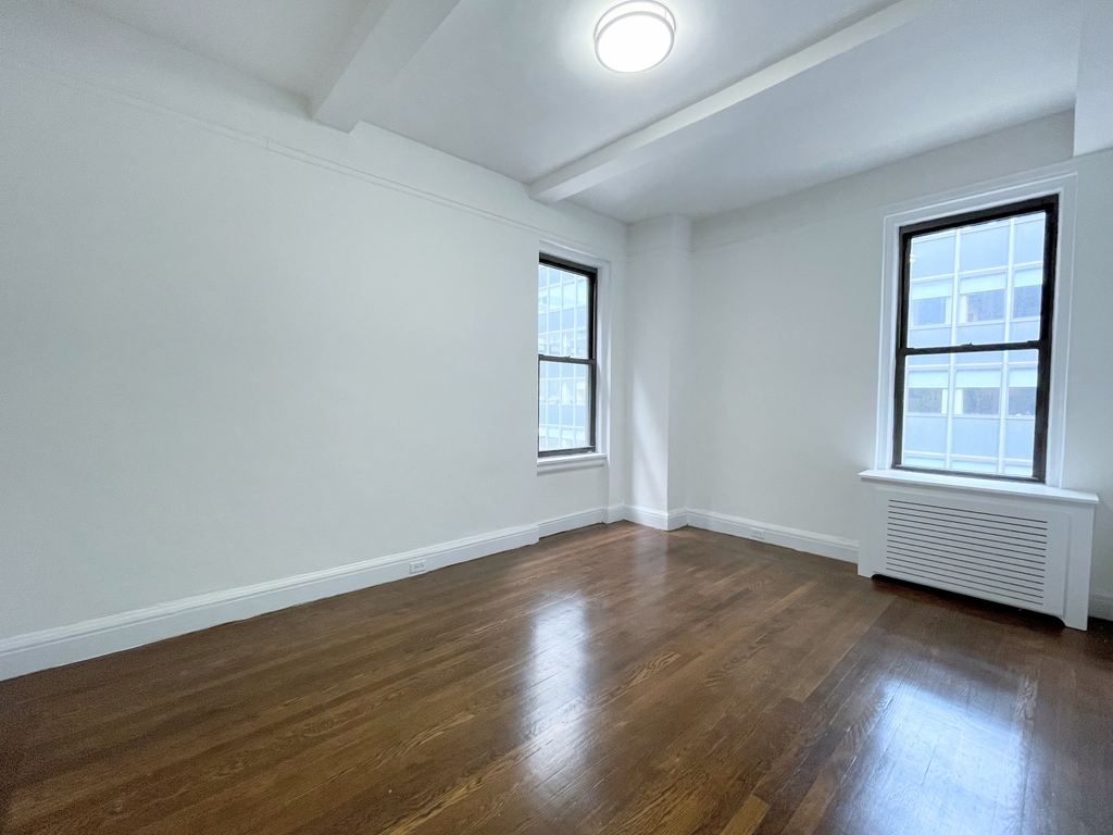 140 East 46th Street - Photo 2