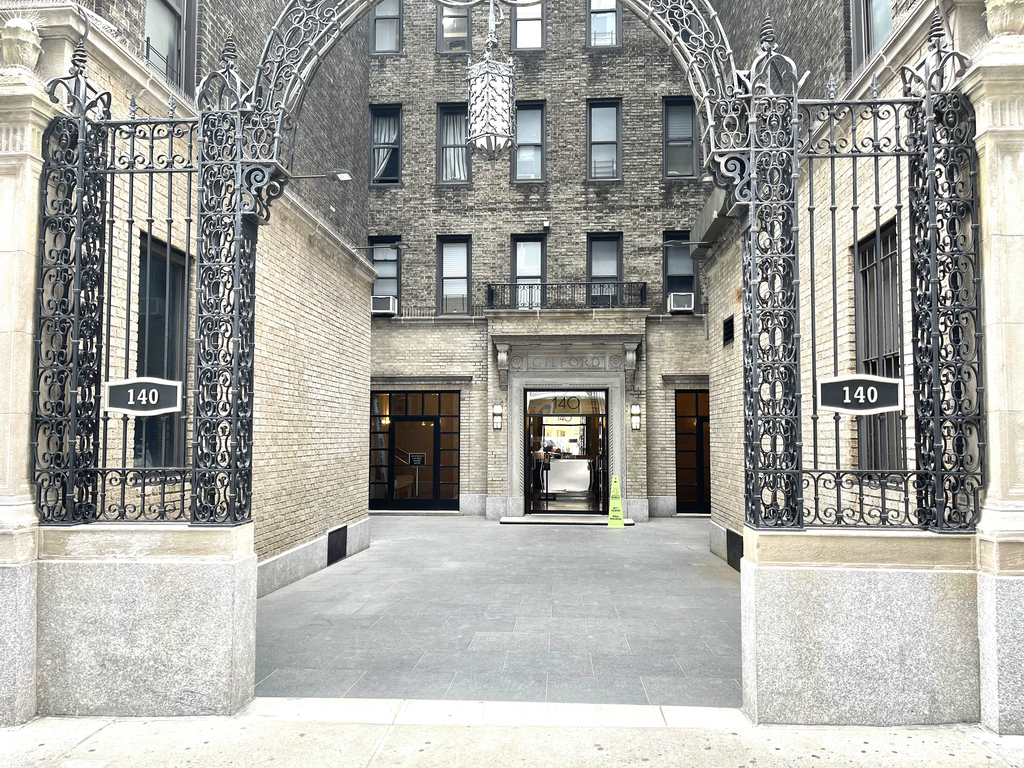 140 East 46th Street - Photo 4