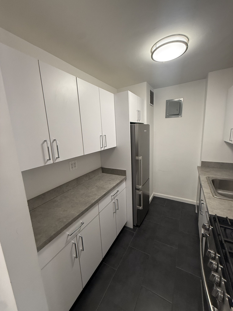 240 East 82nd Street - Photo 7
