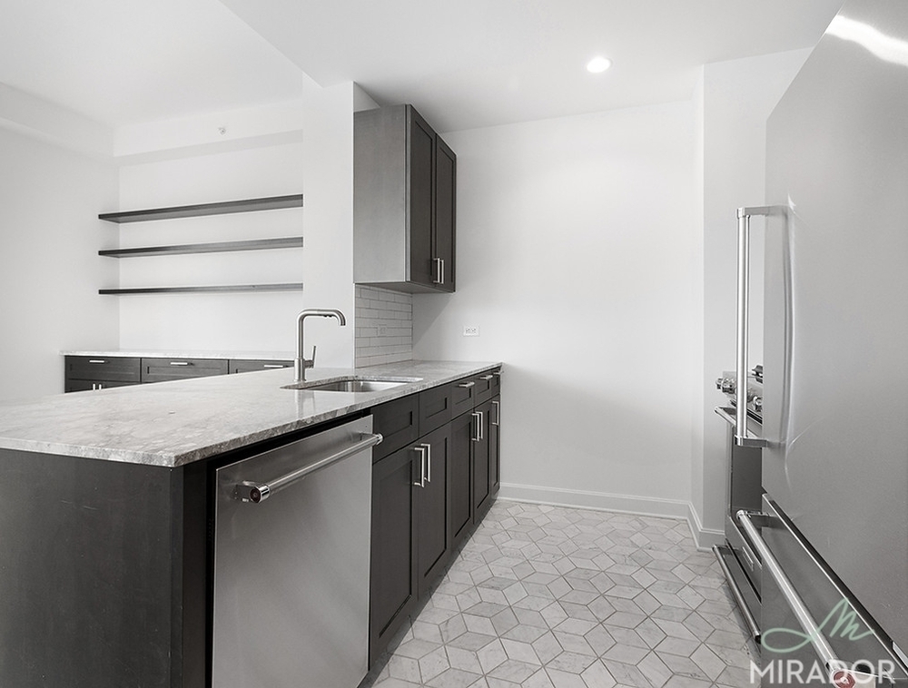 21 West End Avenue - Photo 2