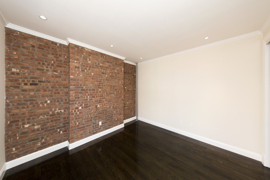 1378 Lexington Avenue - Photo 2