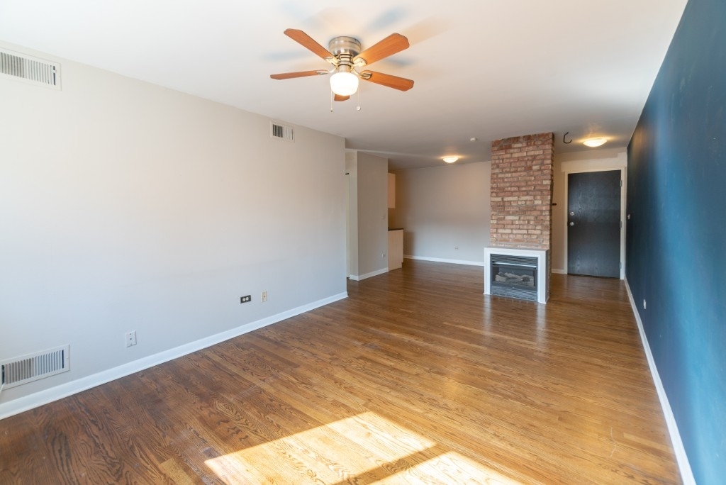 515 West Wrightwood Avenue - Photo 2