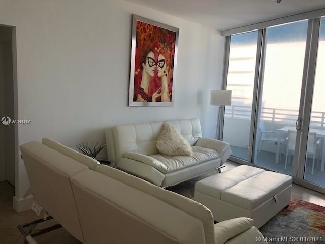 225 Collins Ave - Photo 17