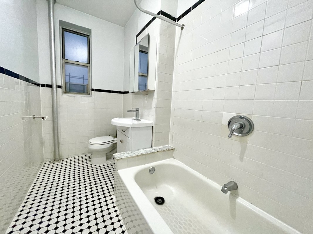 82 Wadsworth Avenue - Photo 7