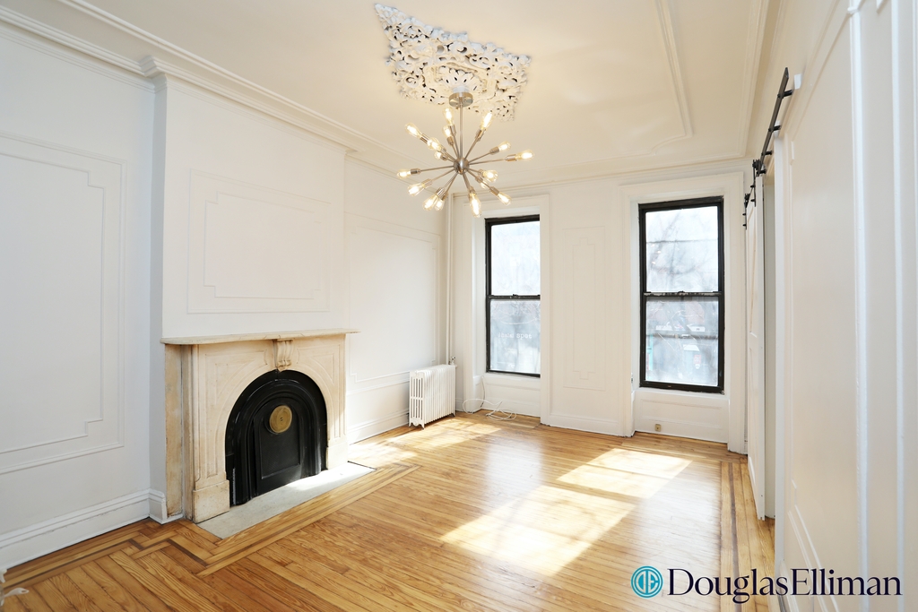 469 myrtle avenue - Photo 1