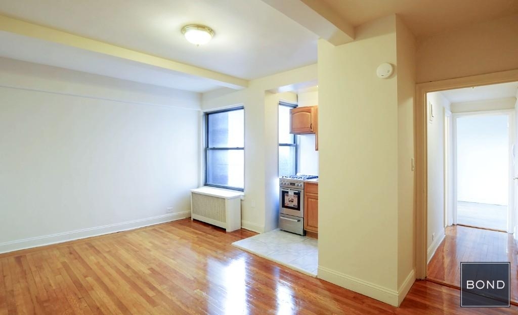 301 East 38th Street - Photo 1