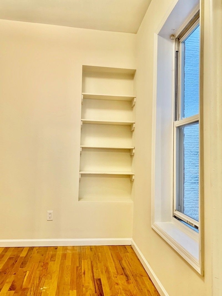 440 East 75th Street - Photo 4