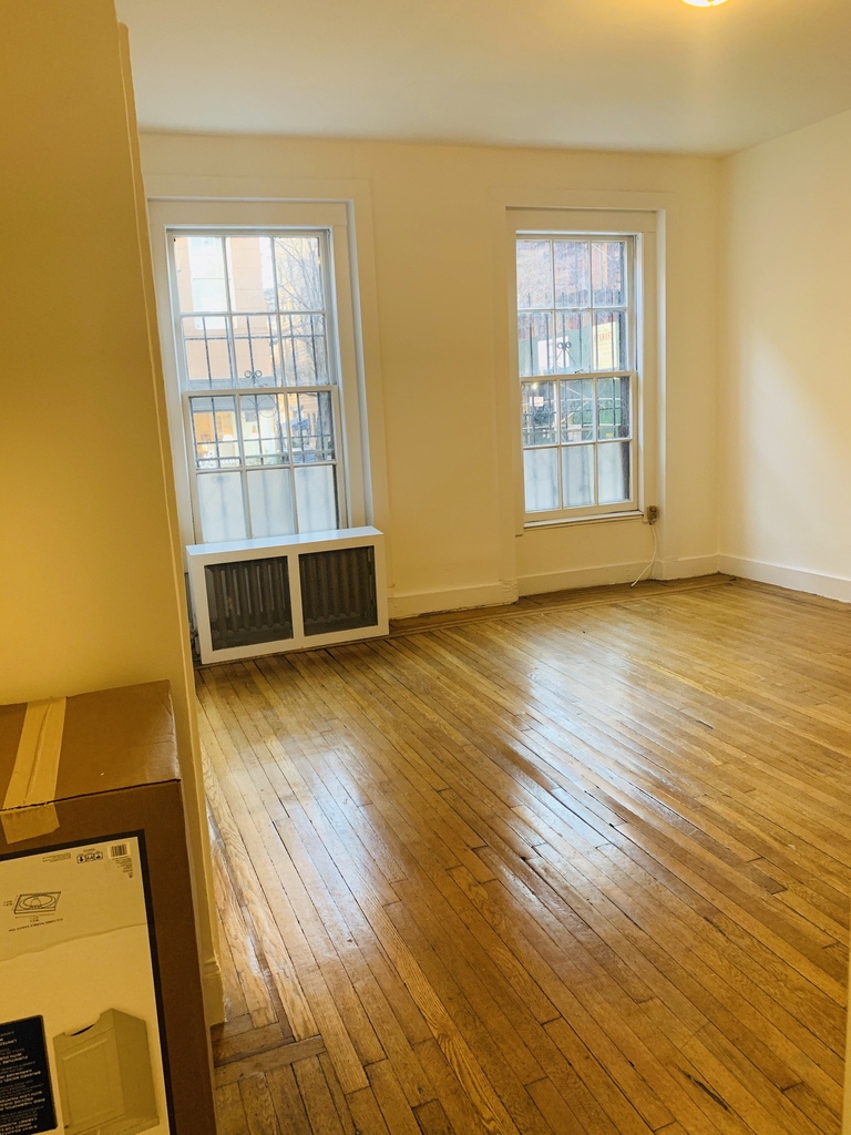 153 West 10th Street - Photo 5