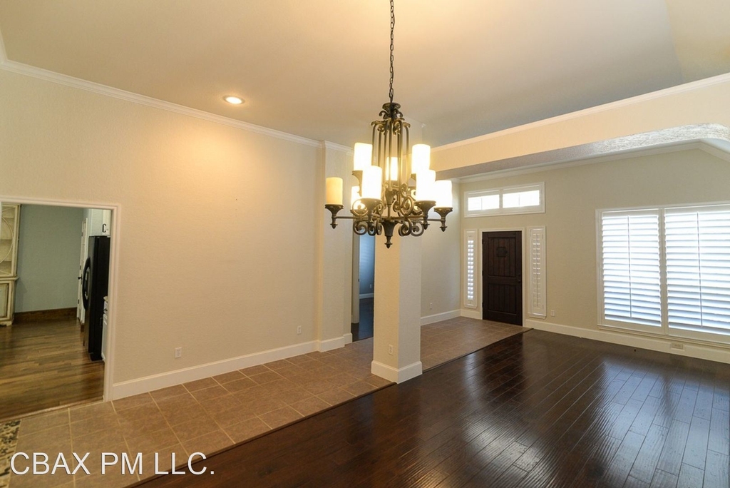 2703 Summerwood Court - Photo 6