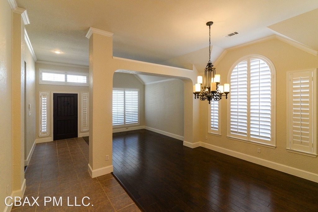 2703 Summerwood Court - Photo 5