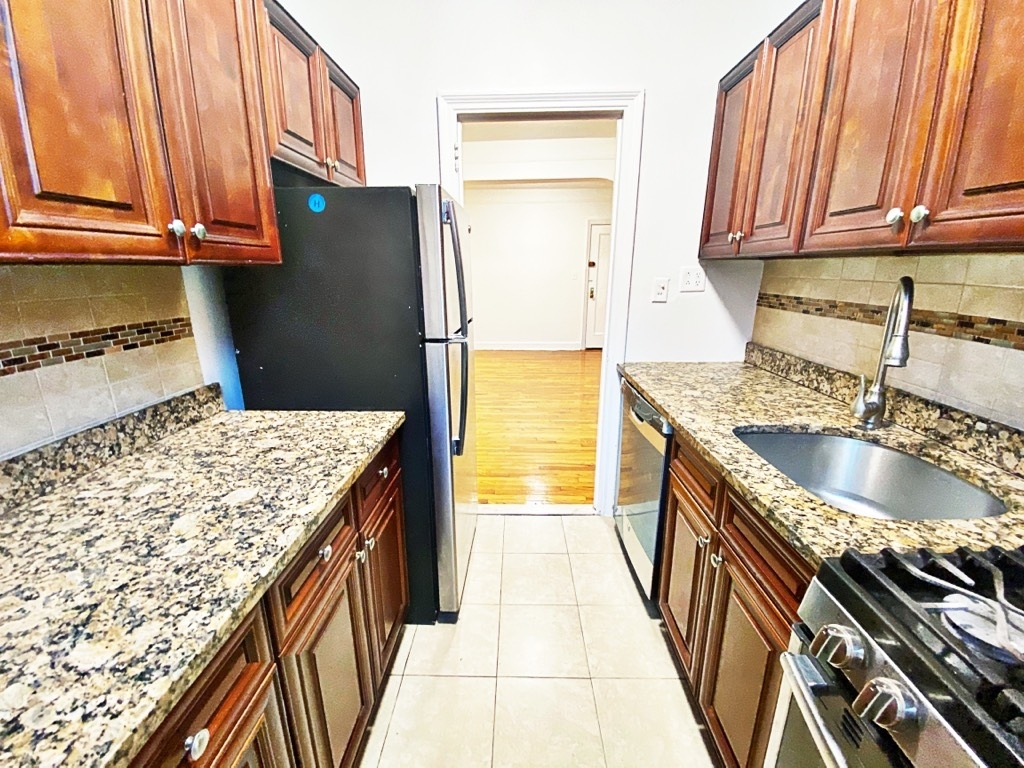 260 Ocean Parkway - Photo 9