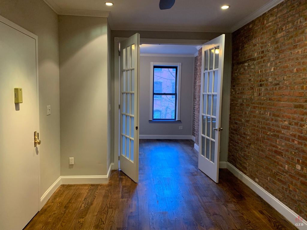 206 East 83rd St - Photo 5