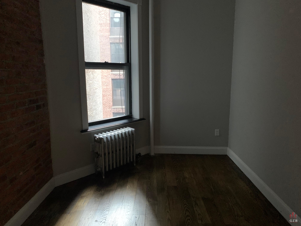 206 East 83rd St - Photo 8