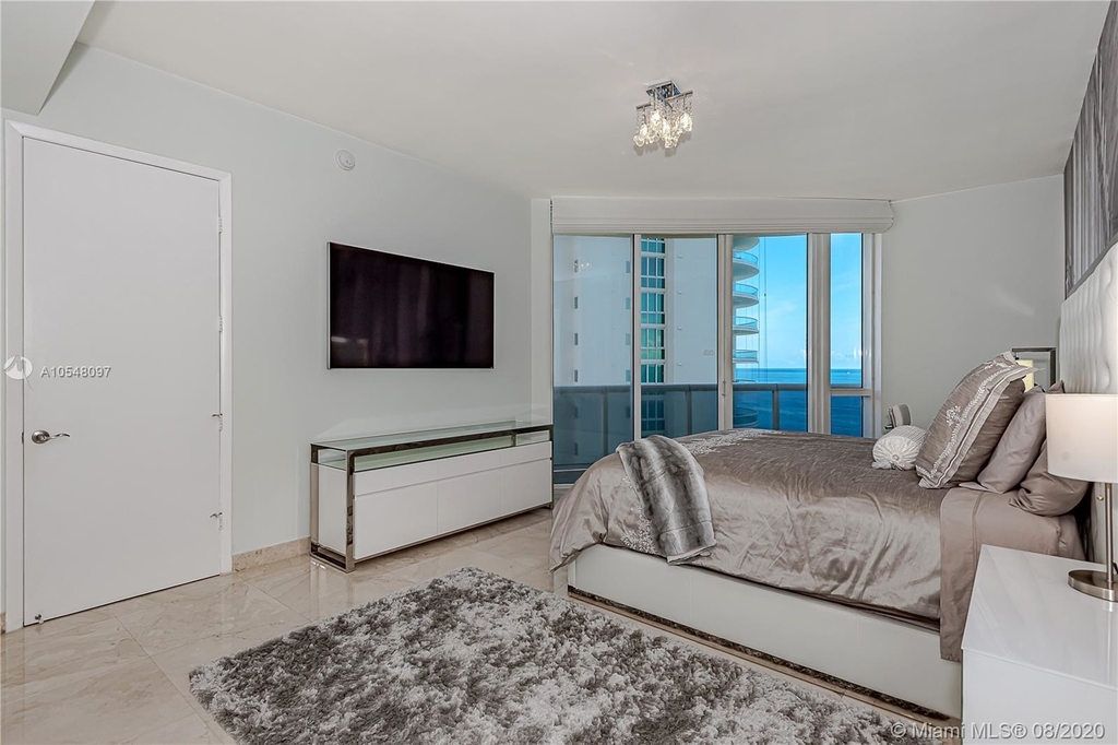16001 Collins Ave - Photo 15