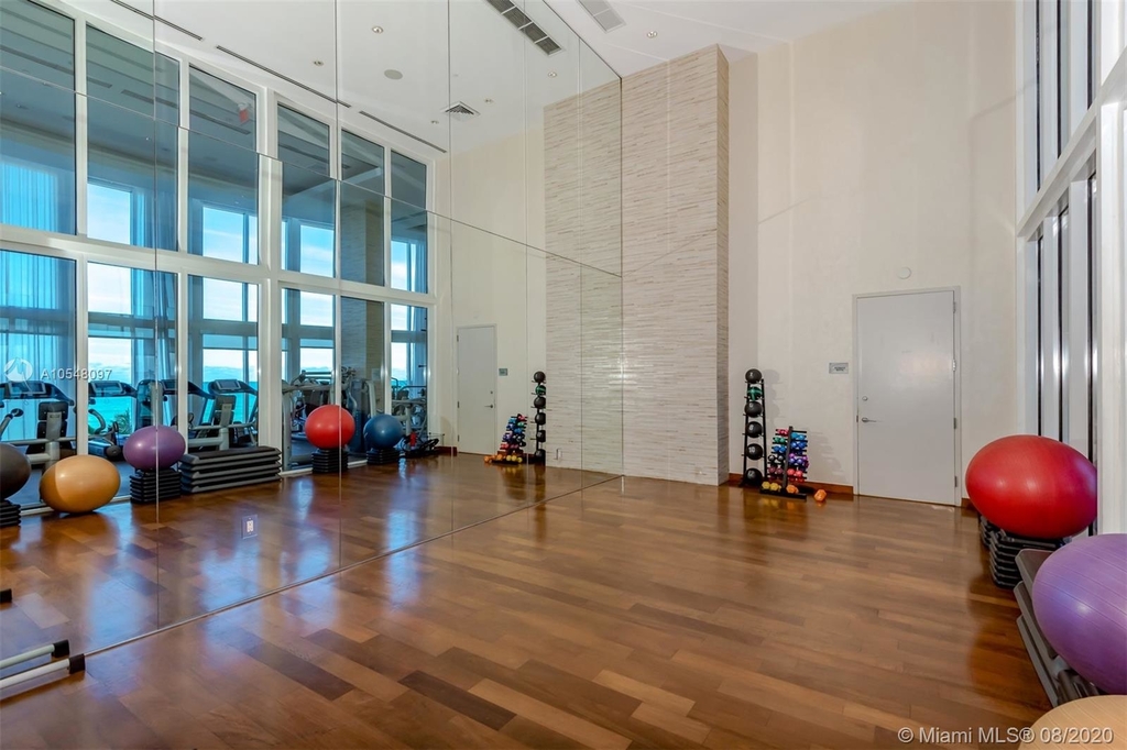 16001 Collins Ave - Photo 33