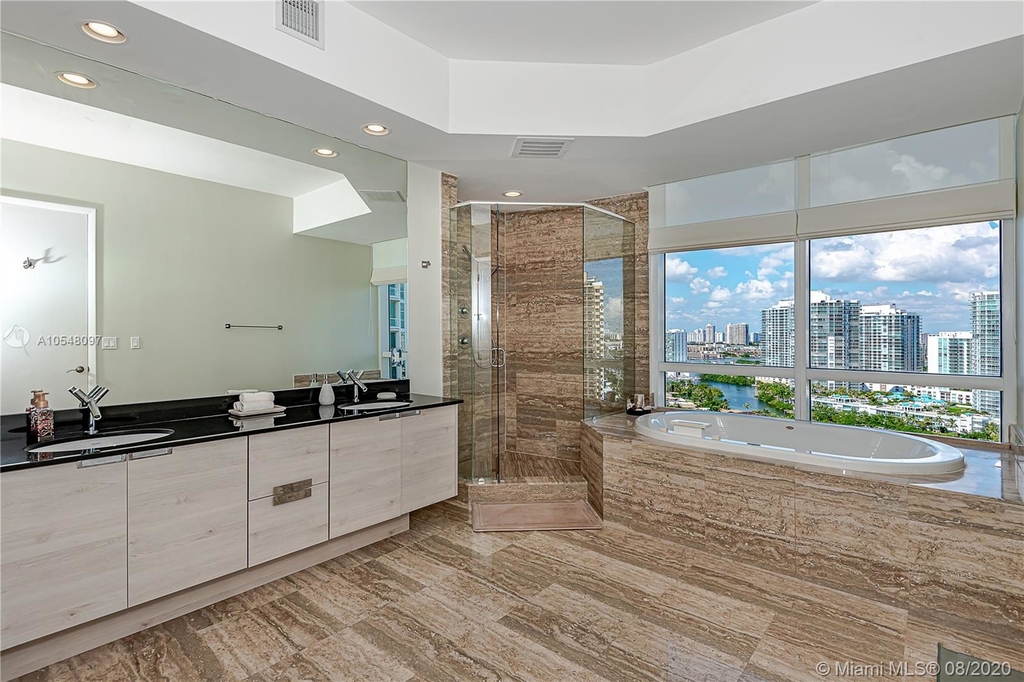16001 Collins Ave - Photo 18