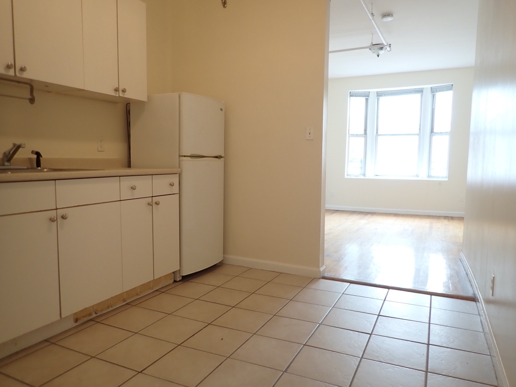 524 Lafayette Avenue - Photo 3