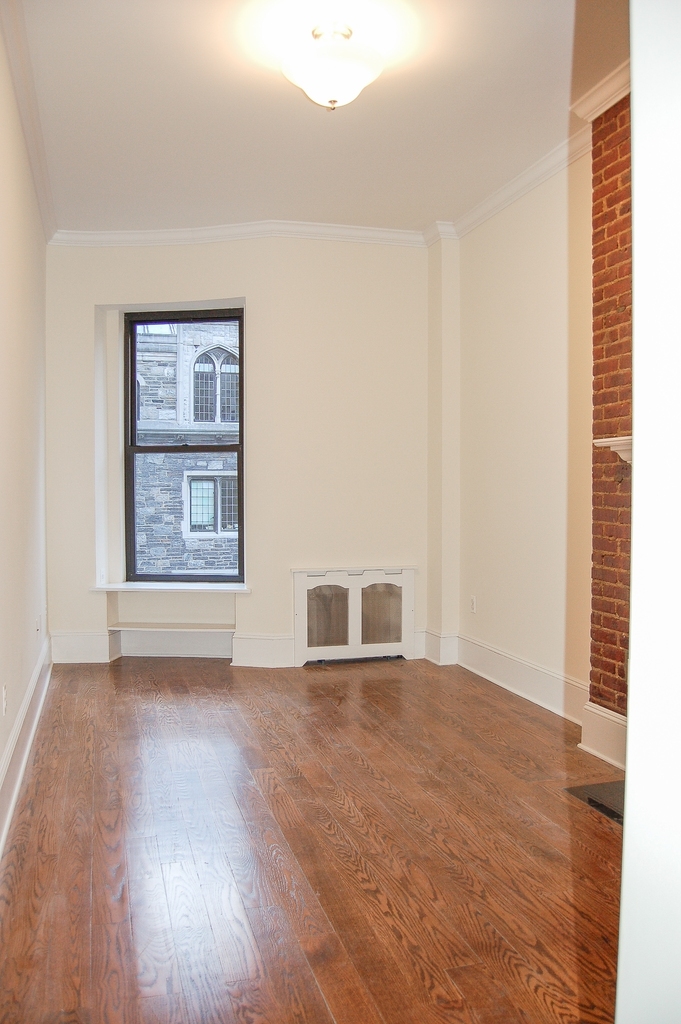 440 West 45th Street - Photo 2