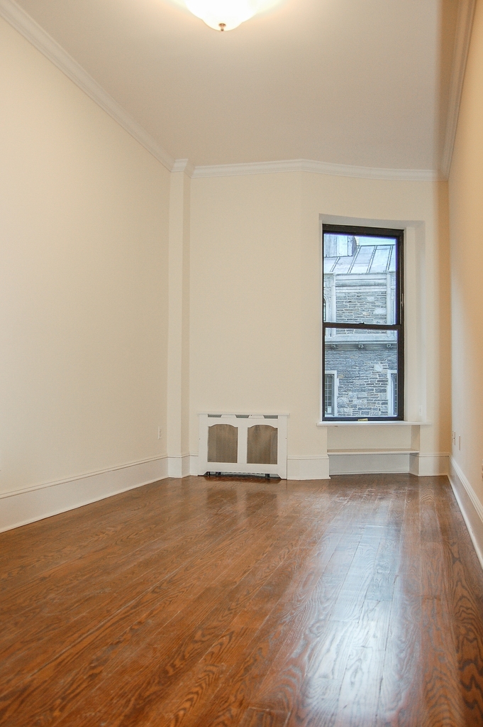 440 West 45th Street - Photo 3