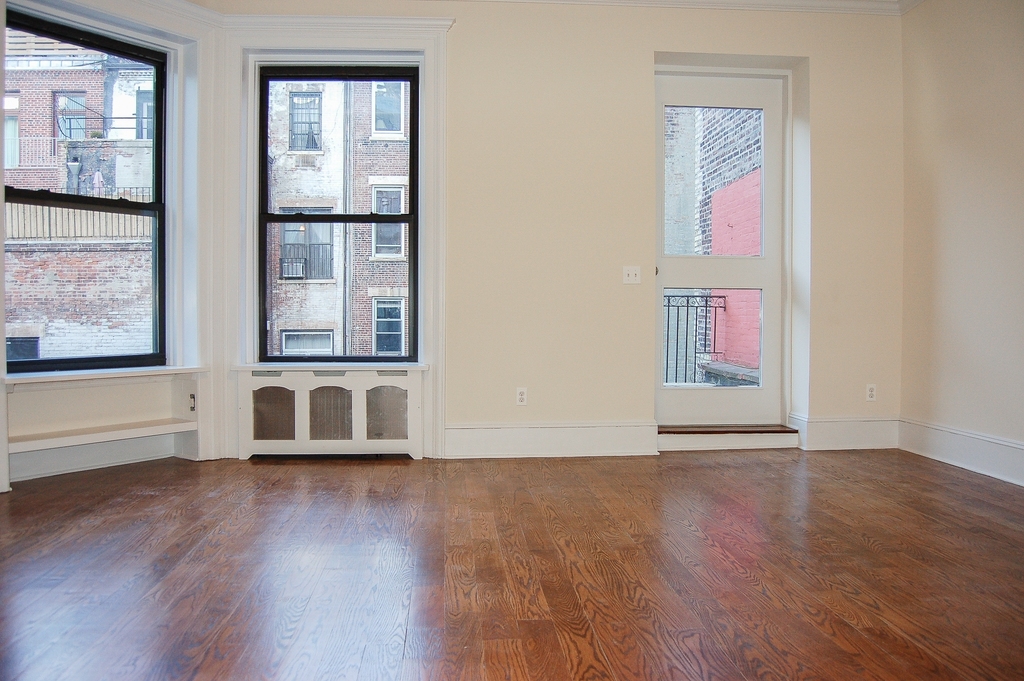 440 West 45th Street - Photo 6