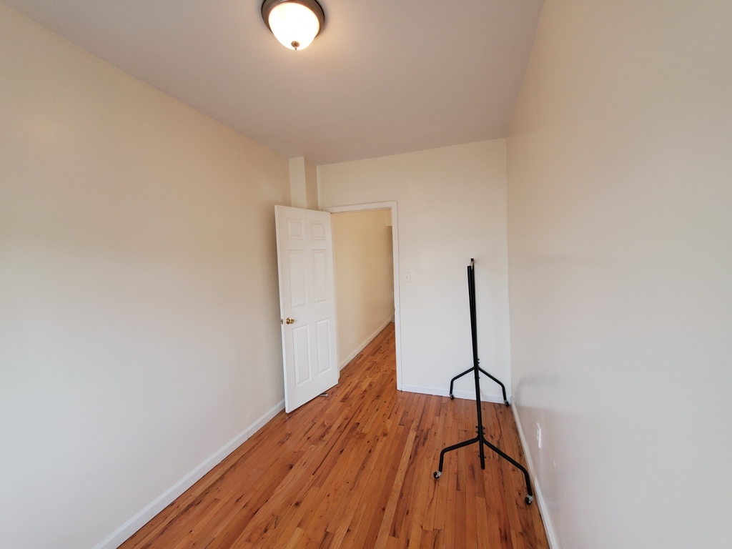 252 South 4th Street - Photo 4