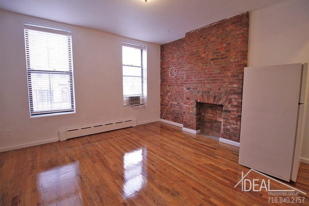 654 Carroll Street - Photo 3