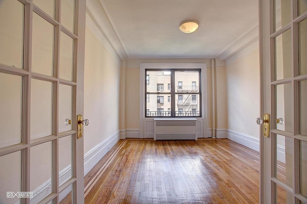 158 West 81st Street - Photo 1