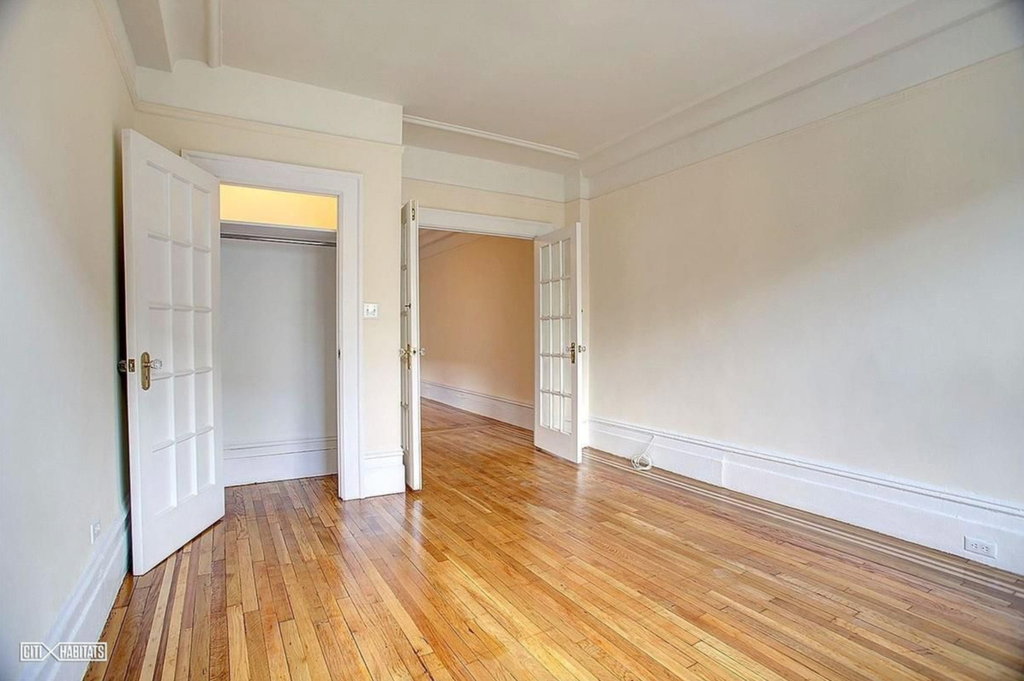 158 West 81st Street - Photo 2