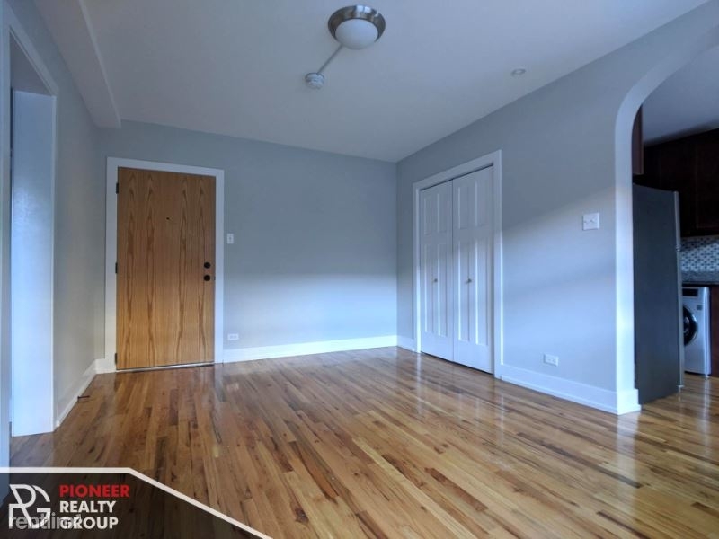 555 W Arlington Pl 309 - Photo 1