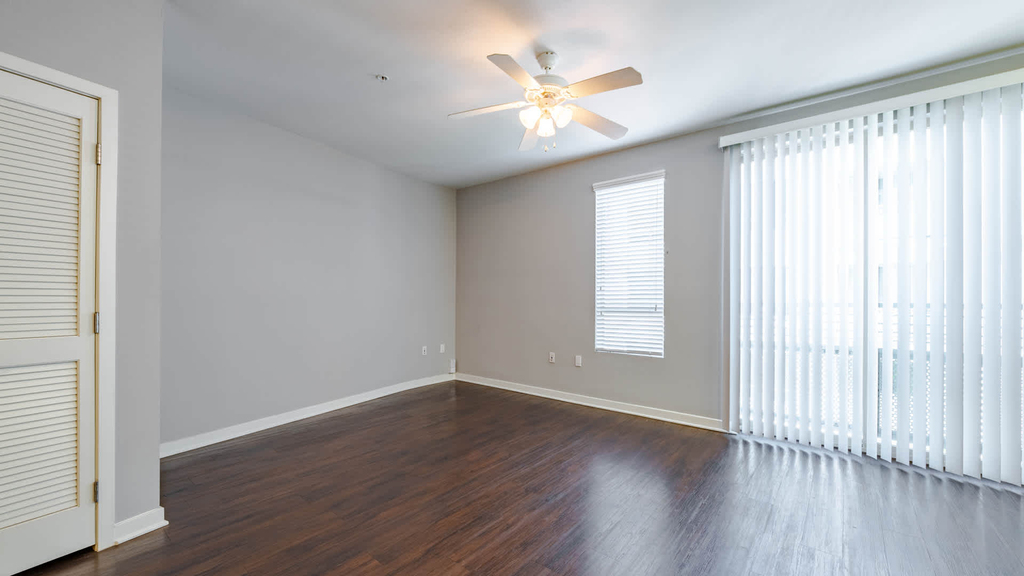 639 N. Broadway - Photo 8