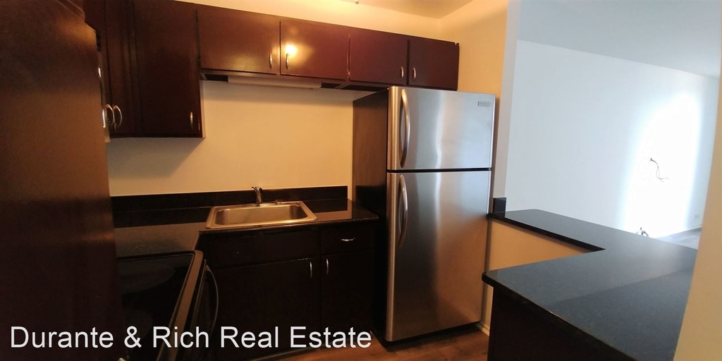 2650 N Lakeview Unit 404 - Photo 2