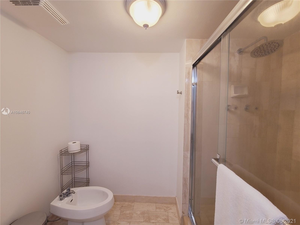 1717 N Bayshore Dr - Photo 18