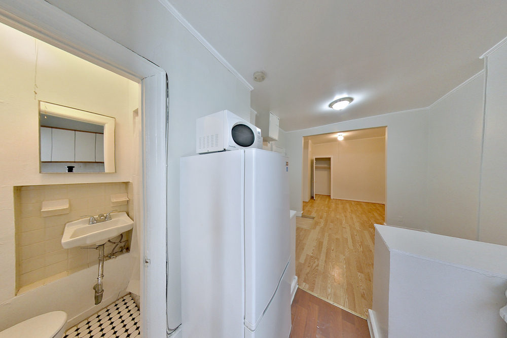 1132 1st Avenue - Photo 2