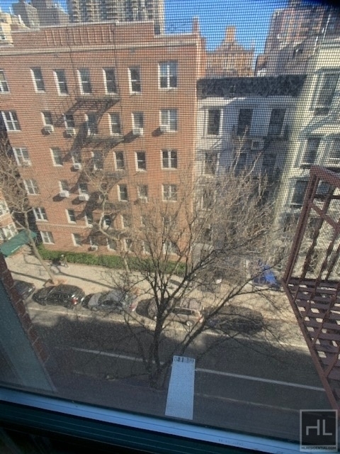 336 East 77 Street - Photo 3