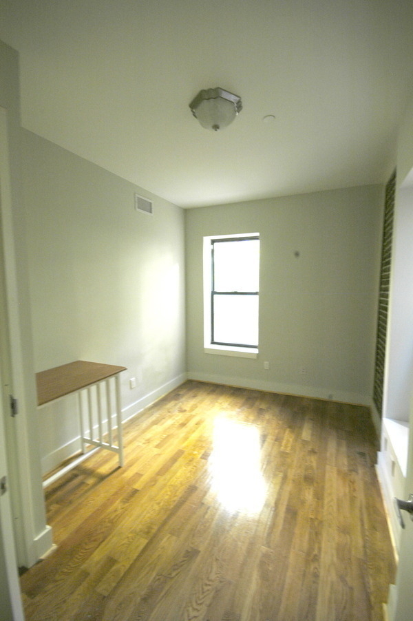 1253 Lincoln Place - Photo 1