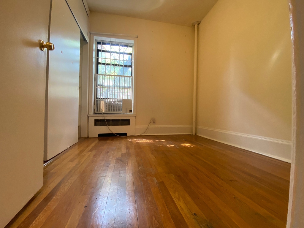 452 West 47th Street - Photo 4