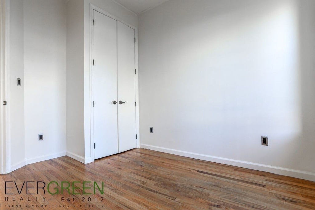 525 lafayette ave - Photo 4