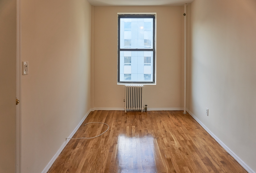24-35 Steinway Street - Photo 15