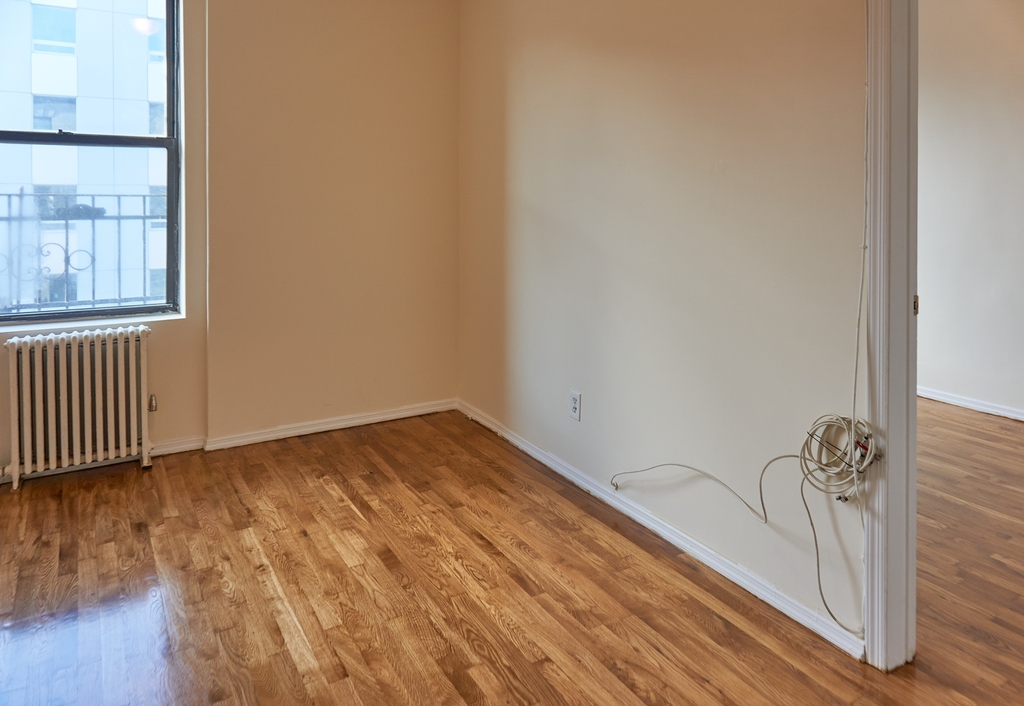 24-35 Steinway Street - Photo 19