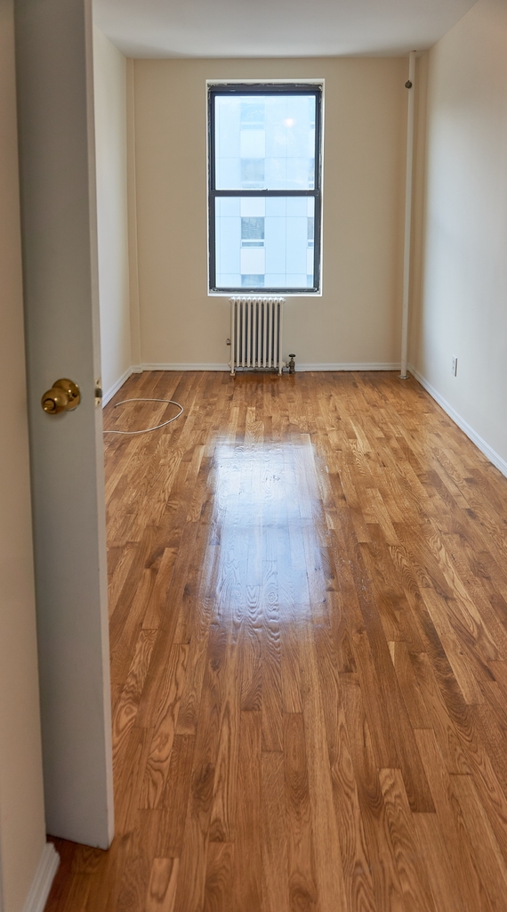 24-35 Steinway Street - Photo 16