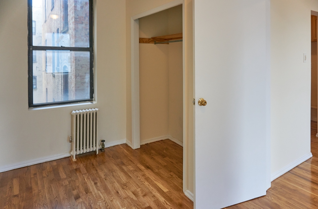 24-35 Steinway Street - Photo 18