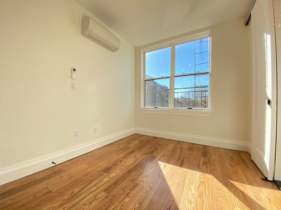 232 Tompkins Avenue - Photo 1