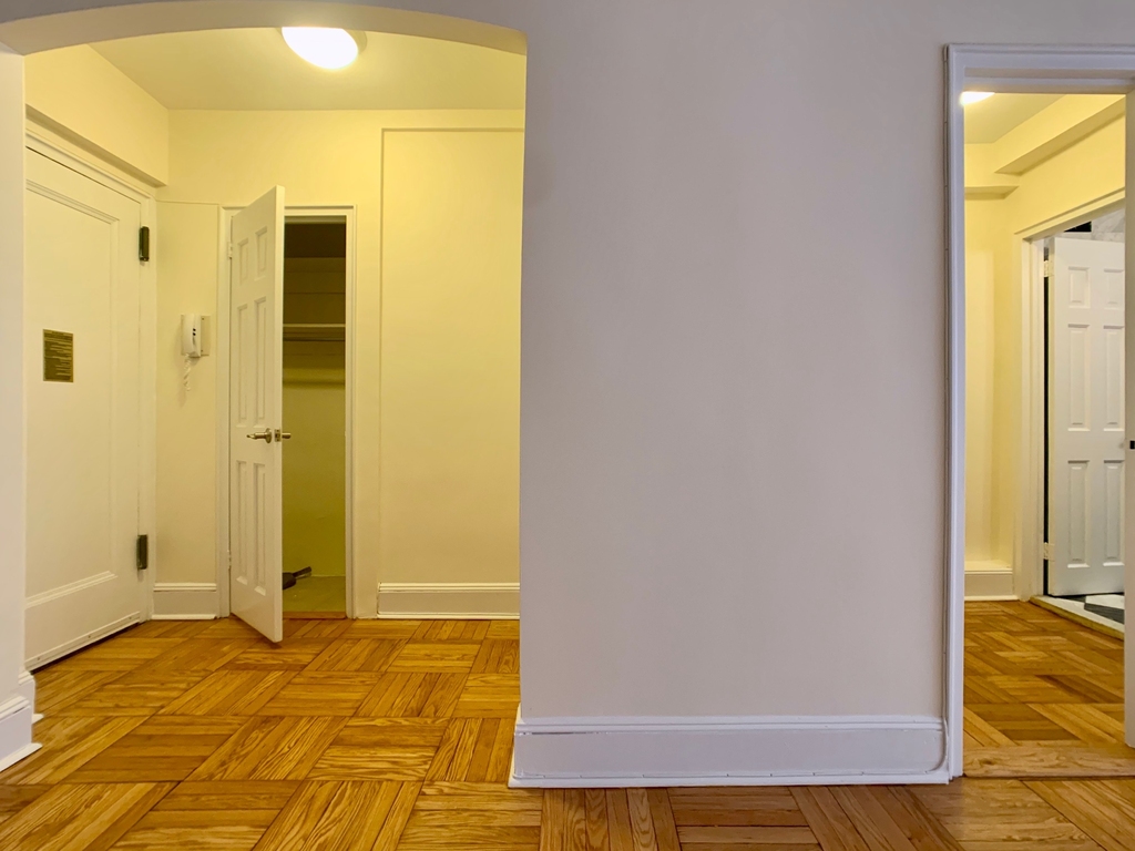 141 East 56th Street - Photo 5